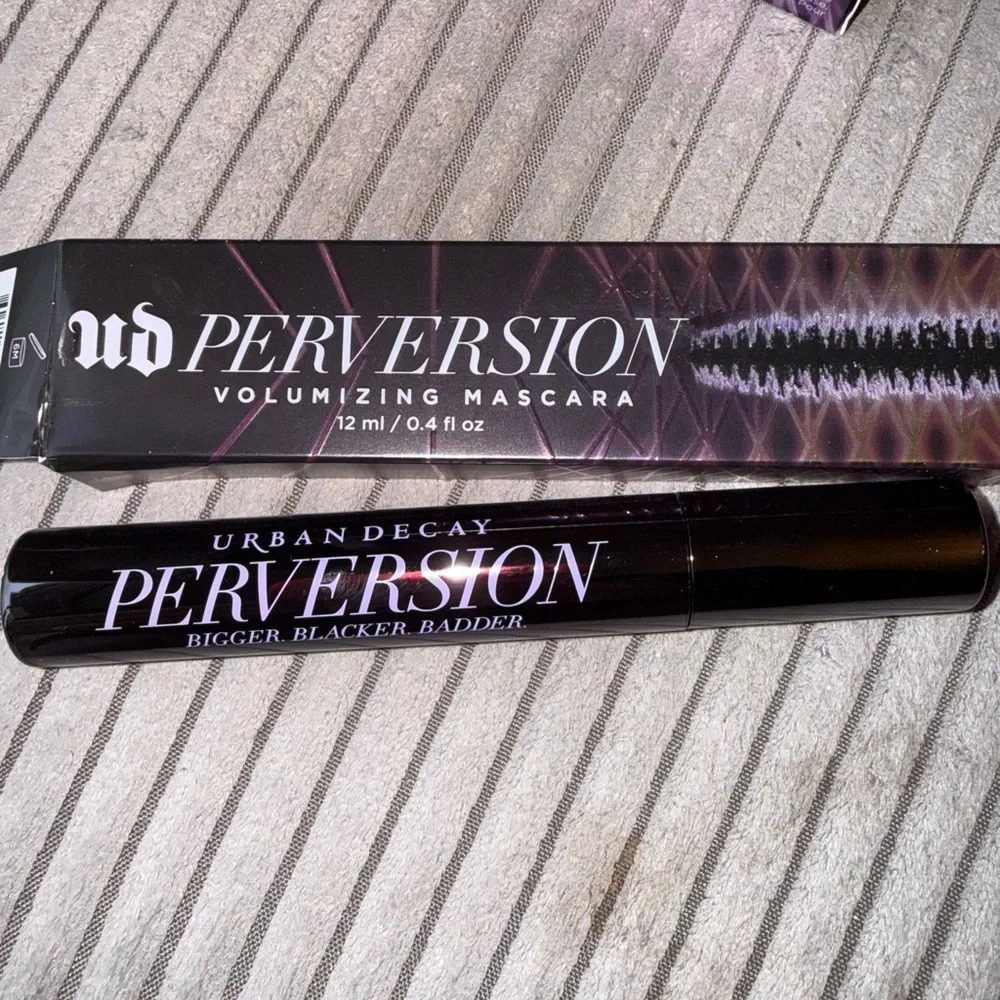 NEW Urban Decay - Perversion Mascara — Bigger/Blacker/Badder - in Black